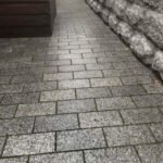 Мощення із сірого граніту