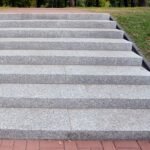 Ступені з Граніту Танське: З Посиленою Протиударною Стійкістю, для Промислових Зон