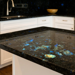 Стільниця з лабрадориту Волга Блю для кухні