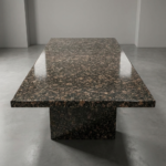 Стіл з граніту Корнинське: Фігурний Профіль Торця (Канелюра), Для Класичних Інтер'єрів