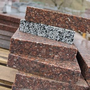 Плита гранітна для відмостки